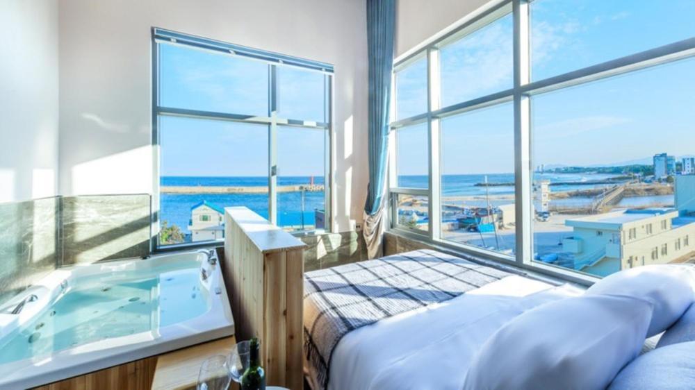 Gangneung Pier 86 Spa Pension Chambre photo